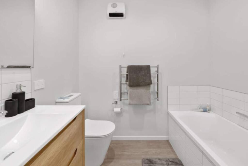 Beachfront Gem In Mount Maunganui Exterior photo